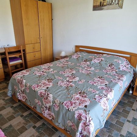 Grieks Vakantiehuis To Kalokairi Kougaíika Buitenkant foto