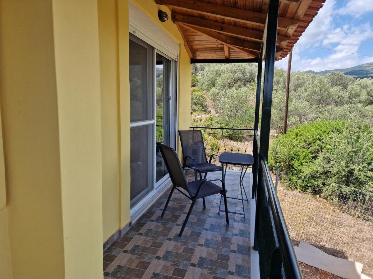 Grieks Vakantiehuis To Kalokairi Kougaíika Buitenkant foto