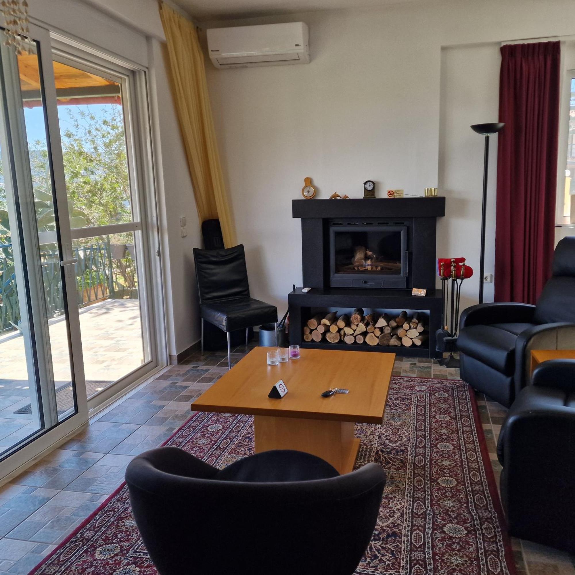 Grieks Vakantiehuis To Kalokairi Kougaíika Buitenkant foto