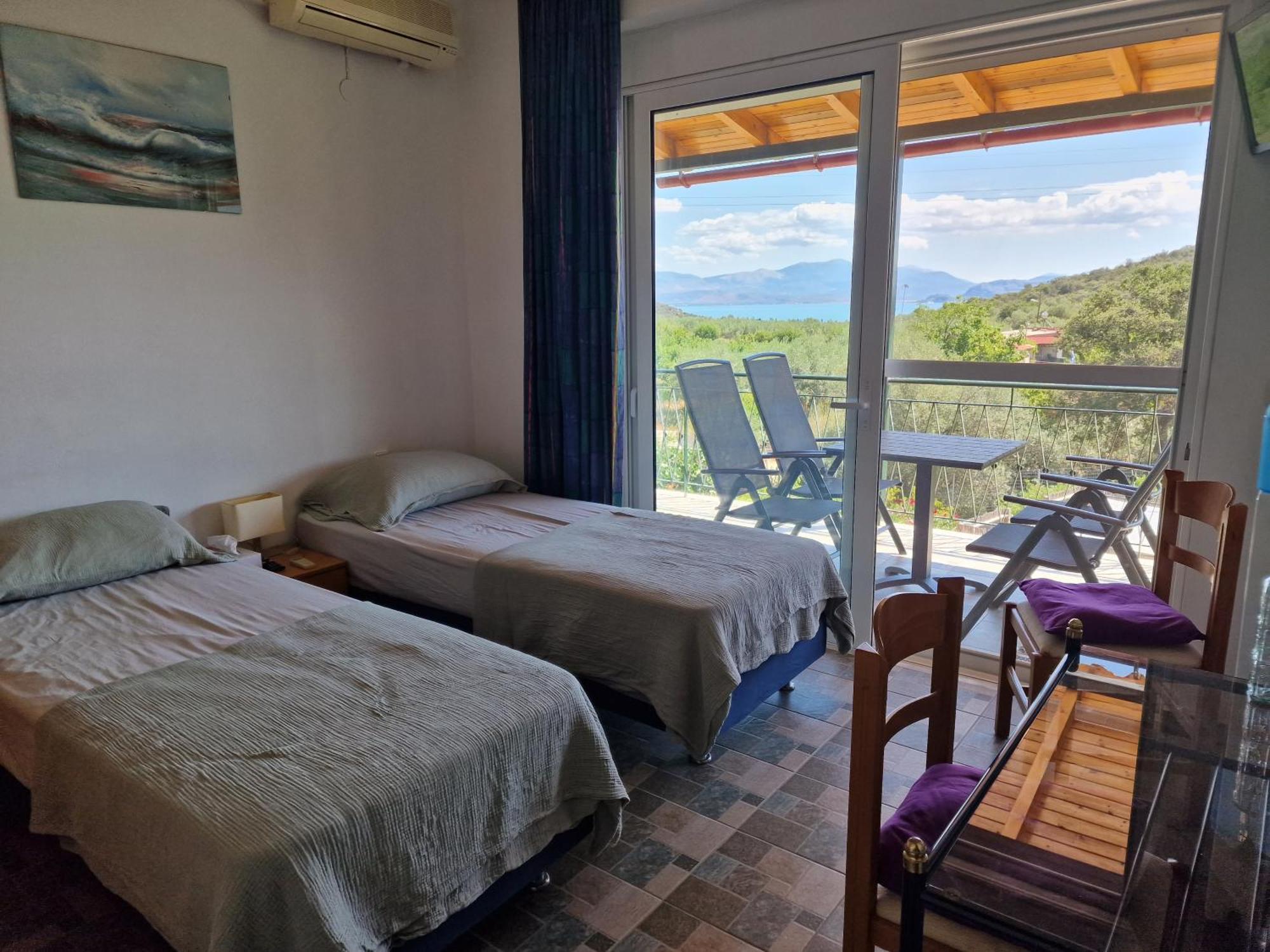 Grieks Vakantiehuis To Kalokairi Kougaíika Buitenkant foto