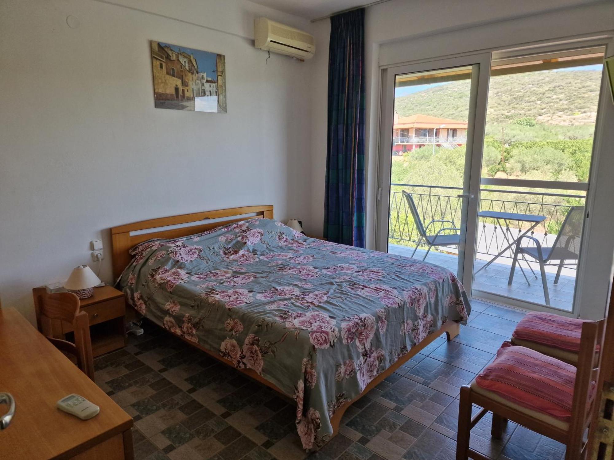 Grieks Vakantiehuis To Kalokairi Kougaíika Buitenkant foto